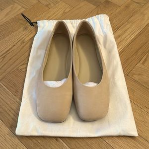 Leah suede square toe Vince flats - size 8